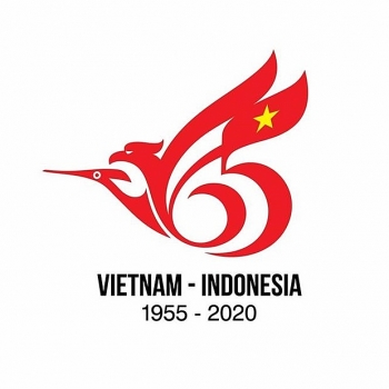 Hình ảnh chim Lạc và chim thần Garuda là điểm nhấn trong logo kỷ niệm 65 năm thiết lập quan hệ ngoại giao Việt Nam-Indonesia