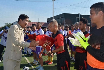 Sôi động giải bóng đá hữu nghị tại Campuchia kỷ niệm 75 năm Quốc khánh Việt Nam