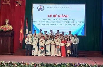 Cao đẳng Sư phạm Nghệ An: trao Giấy chứng nhận tốt nghiệp tiếng Việt cho 110 lưu học sinh Lào