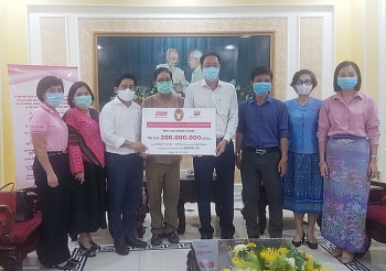 Lãnh sự quán Thái Lan tại TP.HCM ủng hộ công tác phòng, chống dịch COVID-19