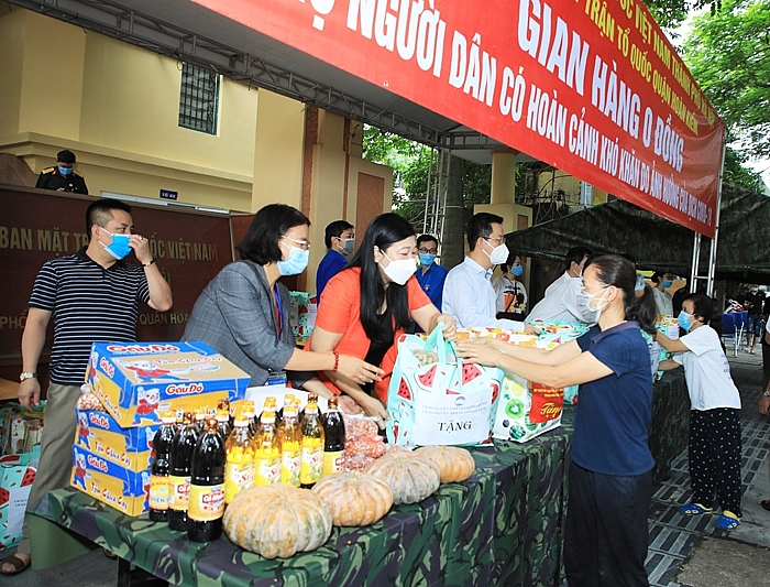 Tổ chức Samaritan’s Purse International Relief ủng hộ 250 suất nhu yếu phẩm cho các hộ dân khó khăn tại Hà Nội