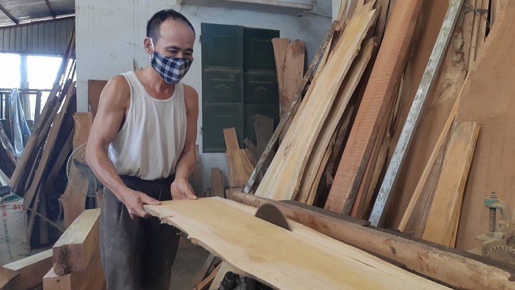 Nghề mộc và chăn nuôisẽ là một trong những lĩnh vực được ưu tiên phát triển tại xã Đồng Tâm trong tương lai. Đồng Tâm - yên bình ngày mới