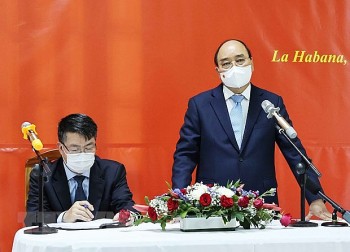 chu tich nuoc tham dai su quan va cong dong nguoi viet nam tai cuba