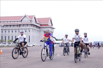 Đạp xe chào mừng kỷ niệm Năm Đoàn kết Hữu nghị Lào - Việt Nam 2022
