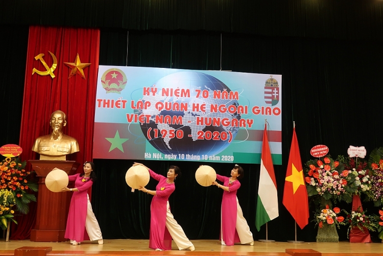 Các hoạt động kỉ niệm 70 năm quan hệ ngoại giao Việt Nam-Hungary sẽ kéo dài đến năm 2021