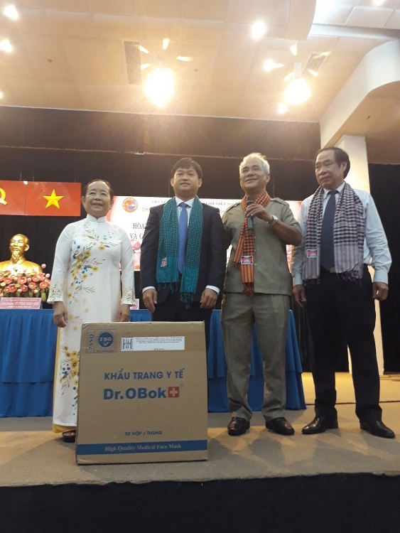 Hội Hữu nghị Việt Nam - Campuchia phía Nam chăm lưu học sinh, hỗ trợ doanh nghiệp vượt Covid-19