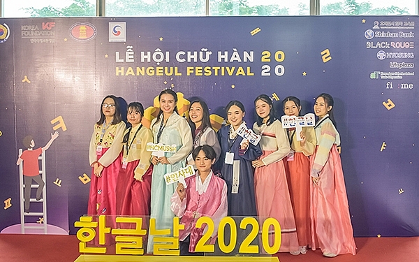 Giới trẻ hào hứng tham gia giao lưu văn hóa tại Lễ hội chữ Hàn – Hangeul Festival 2020
