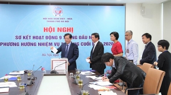 hoi huu nghi viet nga thanh pho ha noi ung ho dong bao mien trung 20 trieu dong