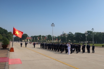 Liên hiệp các tổ chức hữu nghị Việt Nam báo công dâng Bác