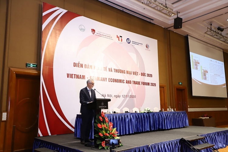 Đại sứ Đức tại Việt Nam Guido Hildner phát biểu tại diễn đàn, nhấn mạnh mối quan hệ hợp tác chặt chẽ Việt - Đức.