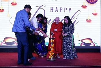 Lễ hội ánh sáng Diwali rực rỡ sắc màu của Ấn Độ tại TP.HCM