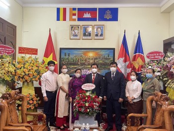 Văn phòng phía Nam VUFO chúc mừng Quốc khánh Campuchia