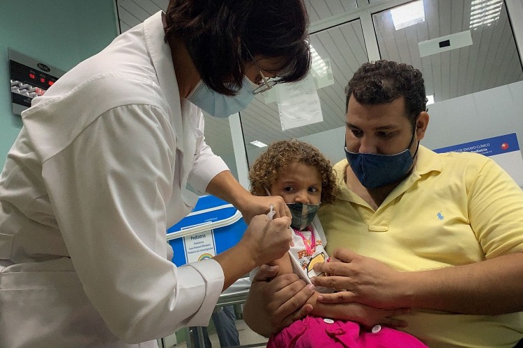 Đại sứ Orlando Nicolás Hernández Guillén: Cuba luôn sẵn sàng chia sẻ những thành công trong sản xuất vaccine với Việt Nam