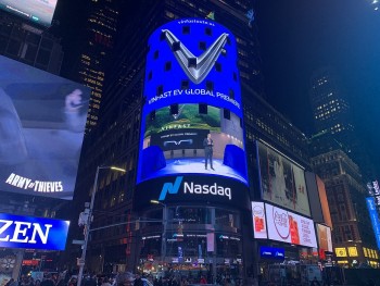 Tự hào hình ảnh VinFast toả sáng trên Quảng trường Thời đại New York