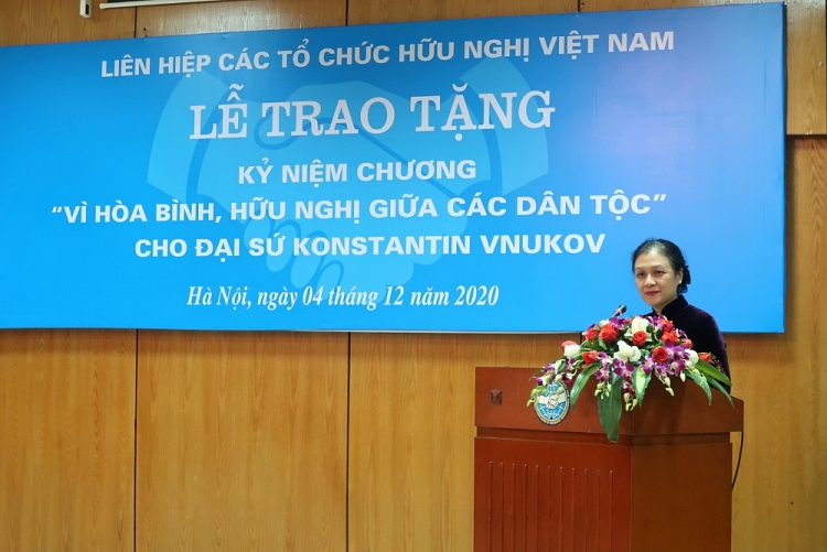 Trao kỷ niệm chương "Vì hoà bình, hữu nghị giữa các dân tộc" cho Đại sứ Nga tại Việt Nam