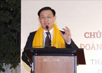 Chủ tịch Quốc hội Vương Đình Huệ gặp cộng đồng người Việt Nam tại Ấn Độ