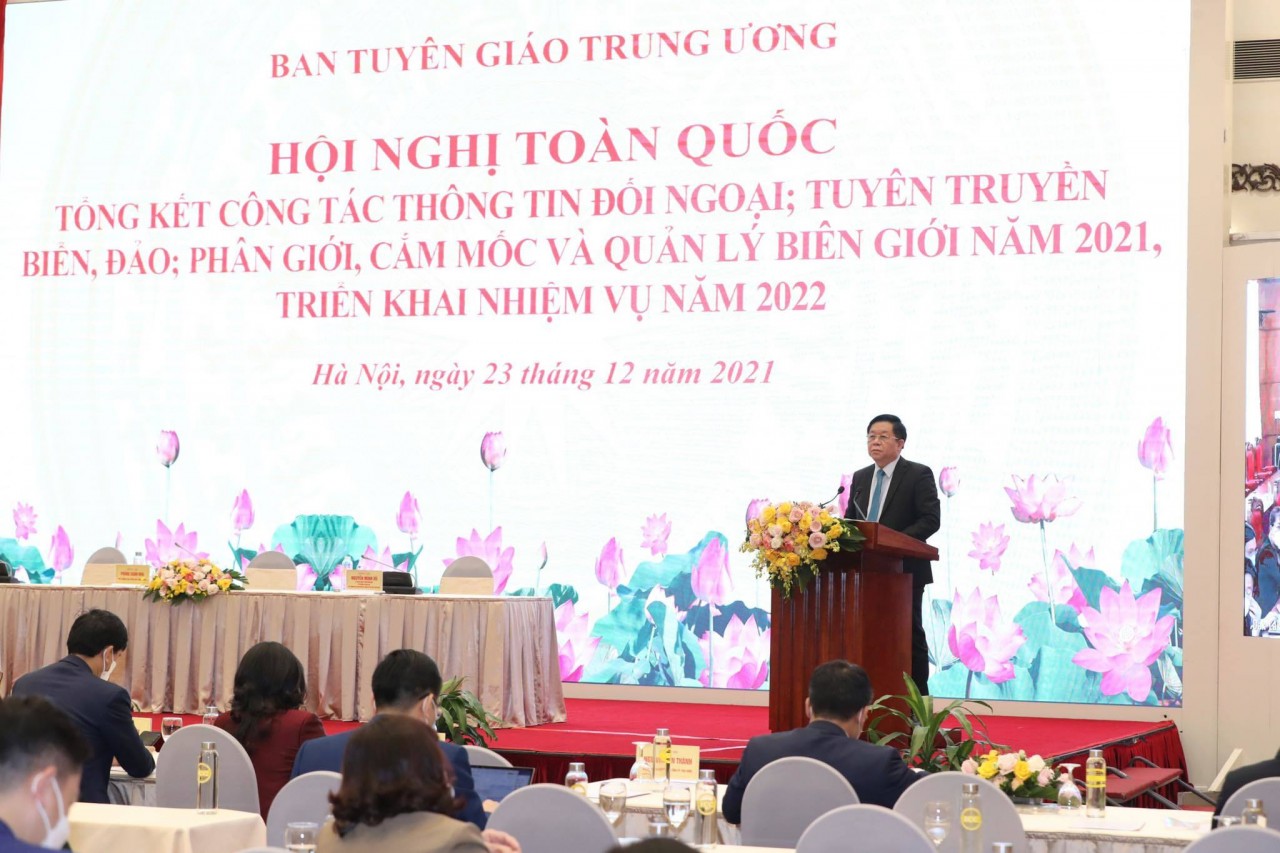 Trưởng Ban Tuyên giáo Trung ương Nguyễn Trọng Nghĩa phát biểu chỉ đạo Hội nghị.