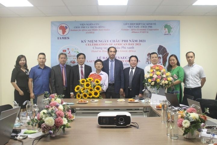 Các đại biểu tham dự lễ ra mắt Liên hiệp Hợp tác Kinh tế Việt Nam - Châu Phi (VAECA).