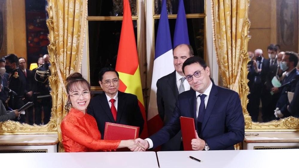 Thủ tướng Pháp - Việt chứng kiến doanh nghiệp 2 nước ký hợp tác hàng tỉ USD.