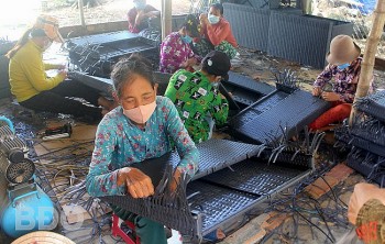 tao viec lam giam bot ganh nang kinh te cho phu nu trong dich covid 19