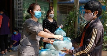 tp hcm huy dong toan xa hoi cham lo tet nham dan 2022 cho nguoi co hoan canh kho khan