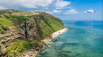 bao nuoc ngoai vinh danh 10 hon dao dep nhat viet nam