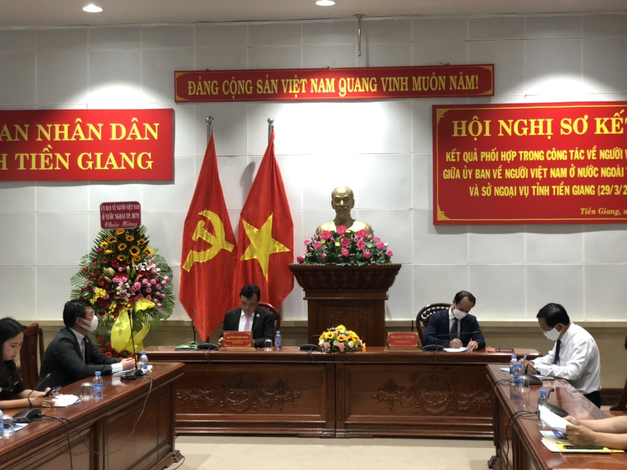 Phối hợp hiệu quả thu hút nguồn lực người Việt Nam ở nước ngoài