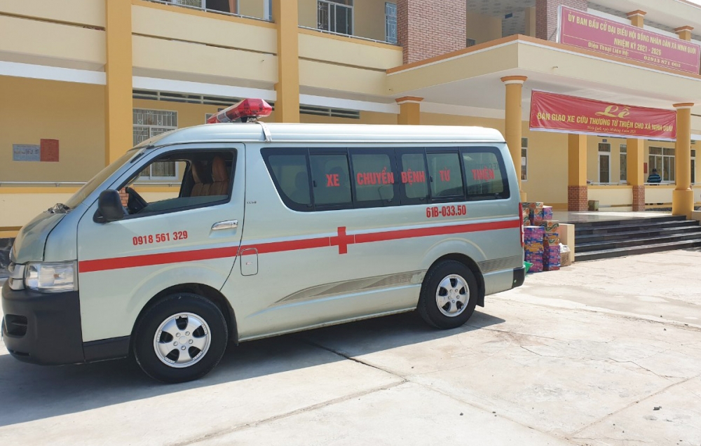 Trao tặng xe cấp cứu trị giá hơn 250 triệu đồng cho người dân Bạc Liêu