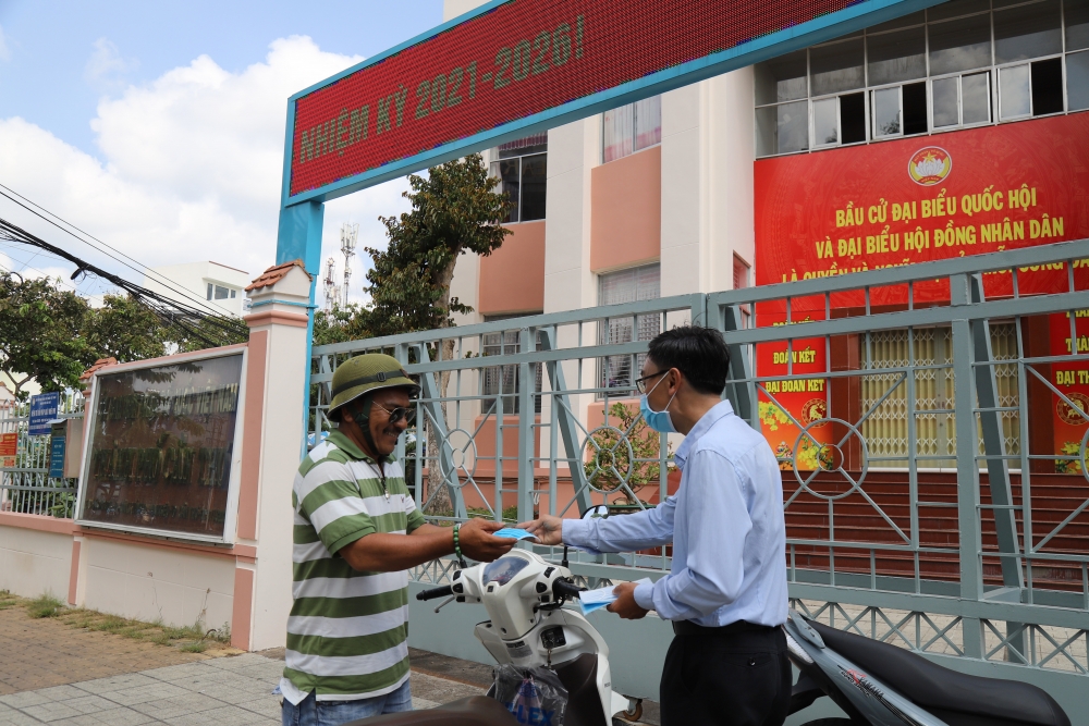 Cần Thơ: Ra quân kiểm tra, tuyên truyền đeo khẩu trang nơi công cộng phòng dịch Covid-19