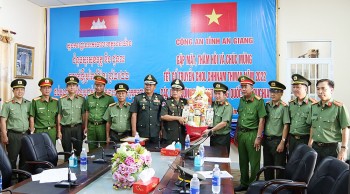 An Giang: thăm và chúc Tết các lực lượng vũ trang Campuchia