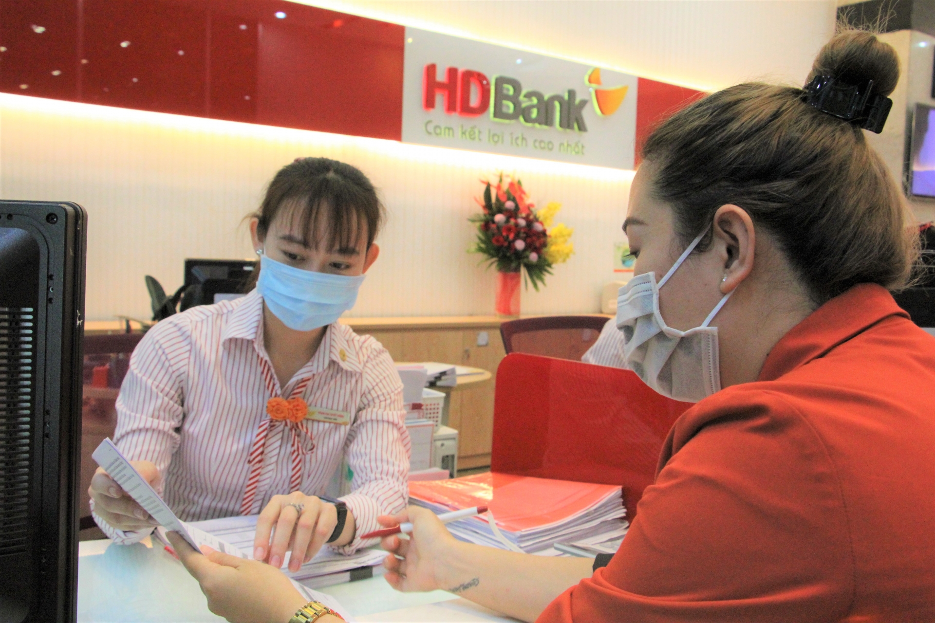 hdbank mien cac loai phi cho khach hang gui tiet kiem