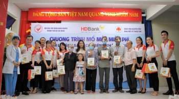 hdbank tiep tuc hanh trinh mang lai anh sang cho nguoi ngheo