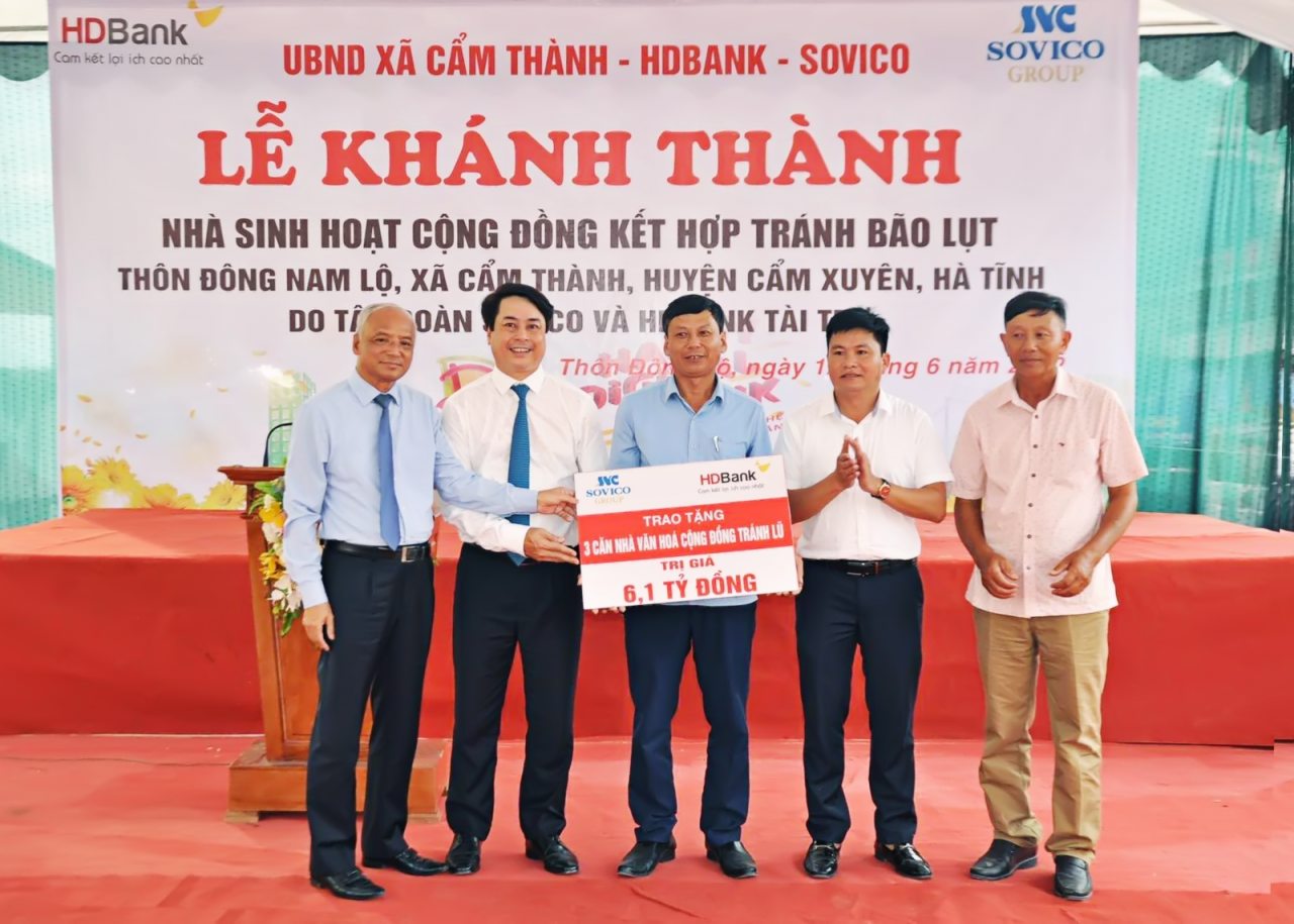 HDBank, Sovico trao tặng 3 nhà cộng đồng tránh lũ trị giá 6,1 tỷ đồng cho tỉnh Hà Tĩnh