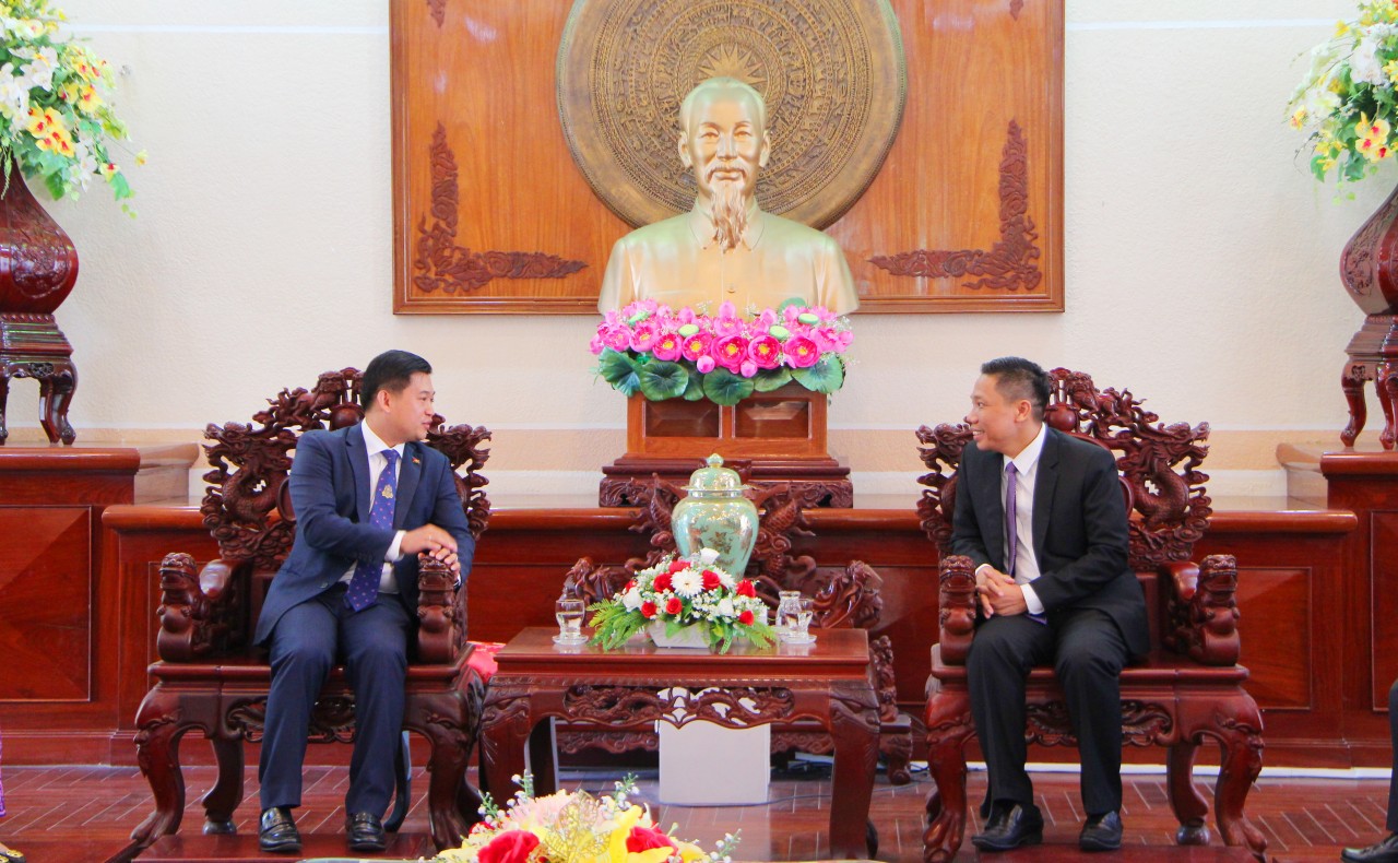 Lãnh đạo TP Cần Thơ tiếp Tổng Lãnh sự Vương quốc Campuchia tại TP Hồ Chí Minh