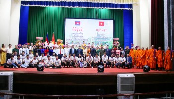 Thắt chặt thêm tình đoàn kết, hữu nghị truyền thống Việt Nam - Campuchia
