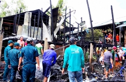 5 căn nhà thuộc hộ nghèo, hộ khó khăn bị lửa thiêu rụi ở An Giang