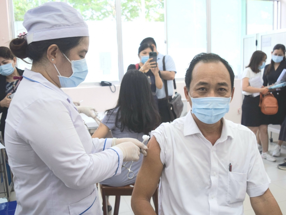 Cần Thơ đề nghị Bộ Y tế ưu tiên phân bổ khẩn 1 triệu liều vắc xin phòng COVID-19