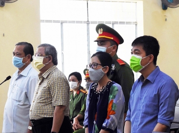 ca mau nguyen giam doc so y te linh 2 nam tu