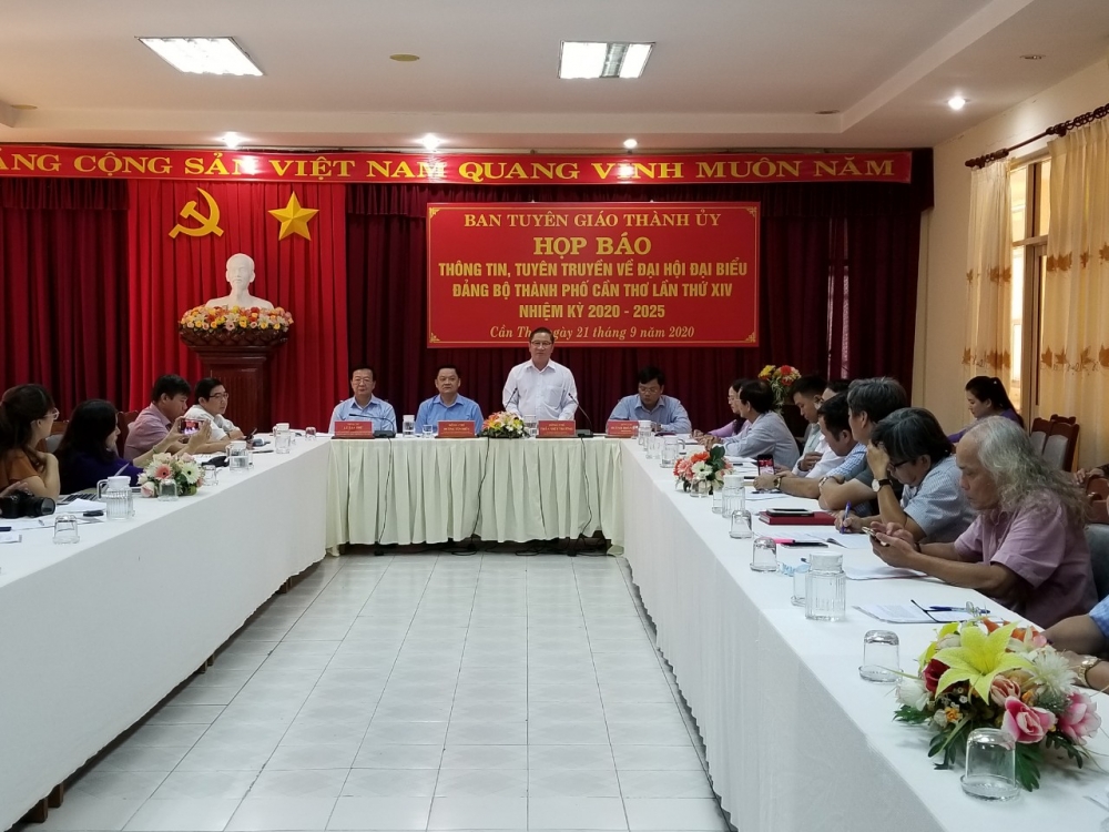 Trên 400 đại biểu dự Đại hội Đảng bộ TP Cần Thơ lần thứ XIV