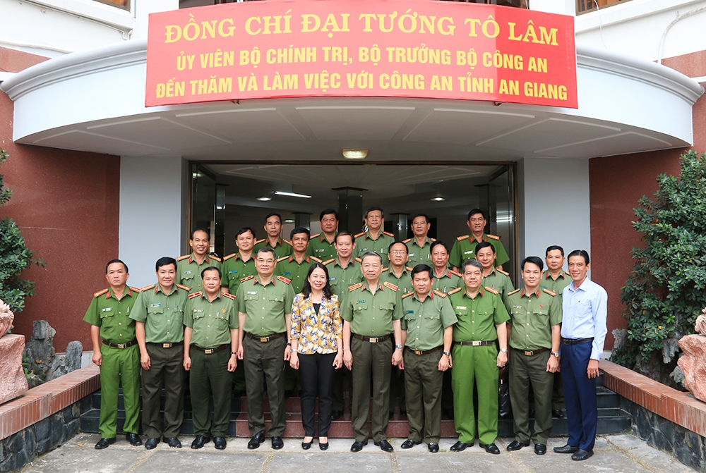 Bộ trưởng Tô Lâm đến thăm và làm việc với Công an tỉnh An Giang