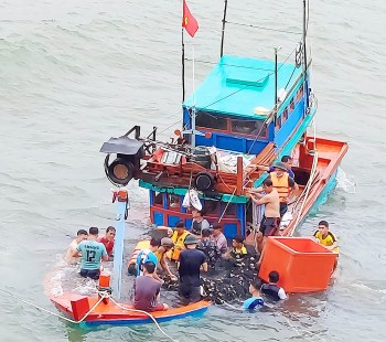 bo doi bien phong tinh kien giang kip thoi ung cuu tau ca chim ngoai bien