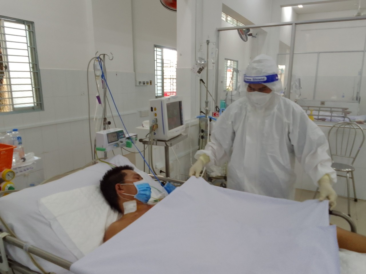 Cần Thơ hội chẩn với Bệnh viện Chợ Rẫy cứu sống bệnh nhân COVID-19 ‘thập tử nhất sinh’ Cần Thơ hội chẩn với Bệnh viện Chợ Rẫy cứu sống bệnh nhân COVID-19 ‘thập tử nhất sinh’
