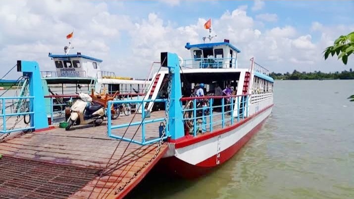 Hơn 10 bến khách liên tỉnh vượt sông Hậu được phép hoạt động trở lại