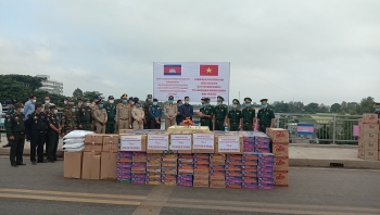 Bộ đội Biên phòng An Giang: Hỗ trợ nước bạn Campuchia vật chất trị giá khoảng 1 tỷ đồng