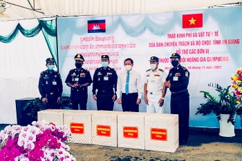 An Giang: Hỗ trợ kinh phí, vật tư y tế phòng, chống dịch Covid-19 cho Campuchia An Giang: Hỗ trợ kinh phí, vật tư y tế phòng, chống dịch Covid-19 cho Campuchia