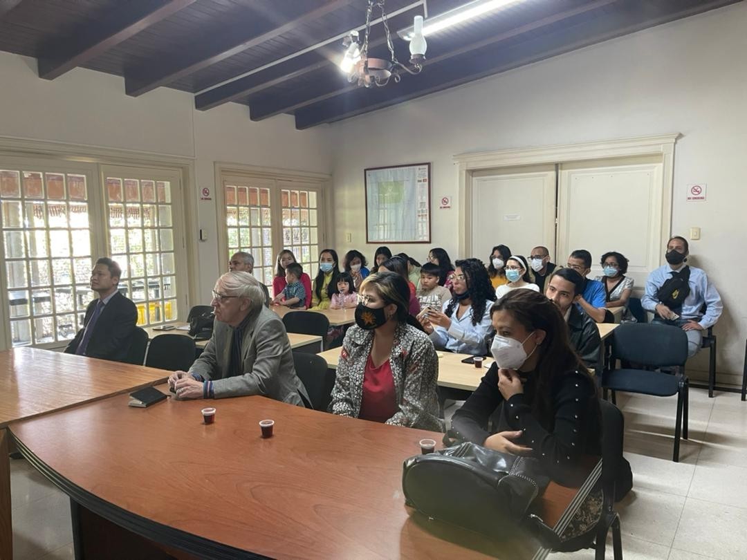 Hơn 40 học viên đến từ các bộ ngành, trường đại học, cơ quan báo chí... của Venezuela tham dự khóa học. Ảnh: Báo Thế giới và Việt Nam