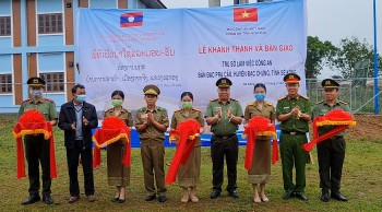 Kon Tum xây dựng, bàn giao các trụ sở làm việc cho công an nước bạn Lào