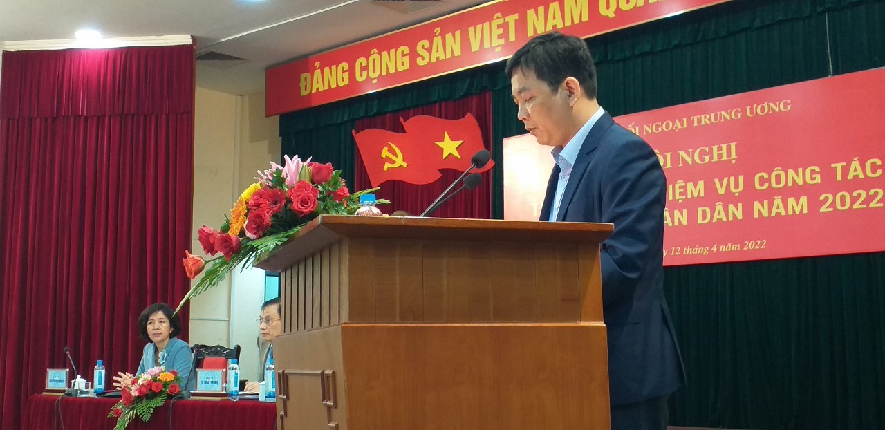 ông Đồng Huy Cương, Trưởng ban Ban Công tác đa phương (Liên hiệp các tổ chức hữu nghị Việt Nam) đã trình bày tham luận 