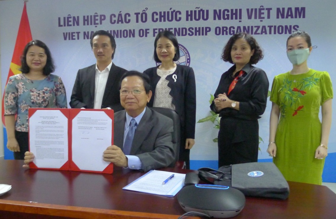 Hội Hữu nghị Việt Nam - Singapore cùng Viet Lotus 'thắp lửa' cho doanh nghiệp xã hội