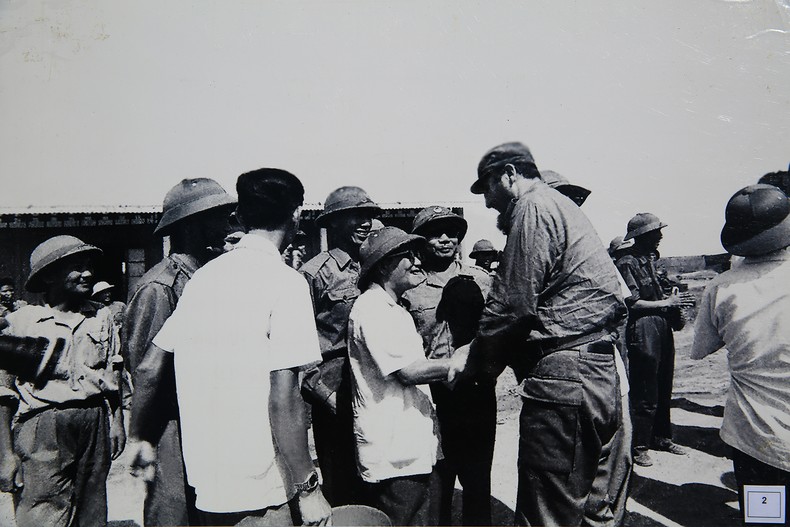 [Ảnh] Bộ ảnh độc đáo về sự kiện đón Chủ tịch Fidel Castro thăm Quảng Trị (Phần 1) ảnh 1